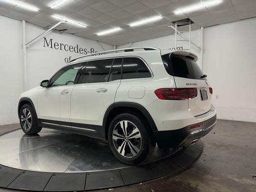 Polar White 2026 Mercedes-Benz GLB 250 Base