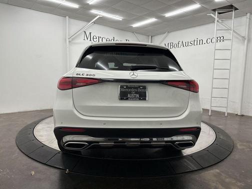 2025 Mercedes-Benz GLC 300 Base