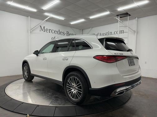 2025 Mercedes-Benz GLC 300 Base