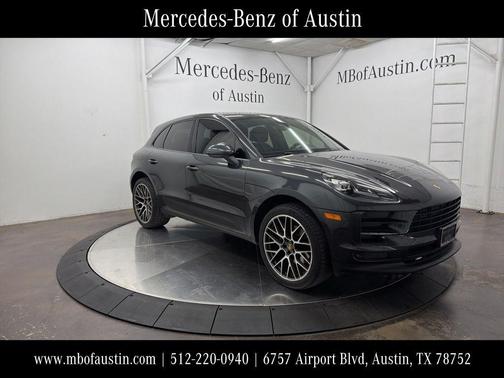 Volcano Grey Metallic 2020 Porsche Macan Base