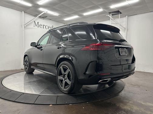 Black 2026 Mercedes-Benz GLE 450 4MATIC