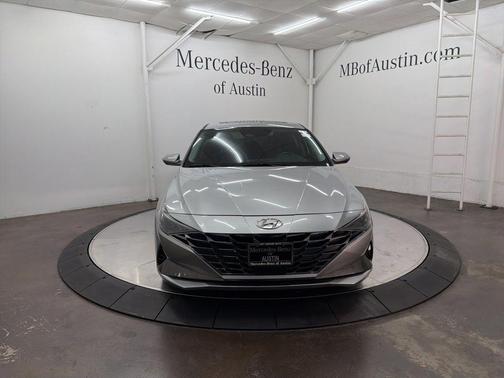 Shimmering Silver Pearl 2021 Hyundai ELANTRA SEL