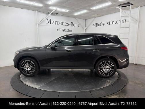 Graphite Gray Metallic 2026 Mercedes-Benz GLC 300 Base