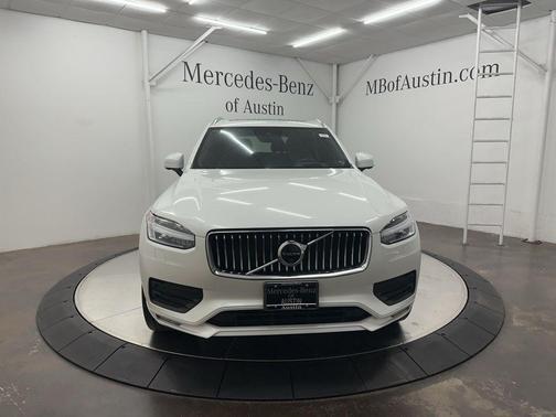 2020 Volvo XC90 T6 Momentum 7 Passenger