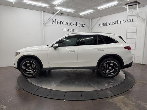 2026 Mercedes-Benz GLC 300 Base