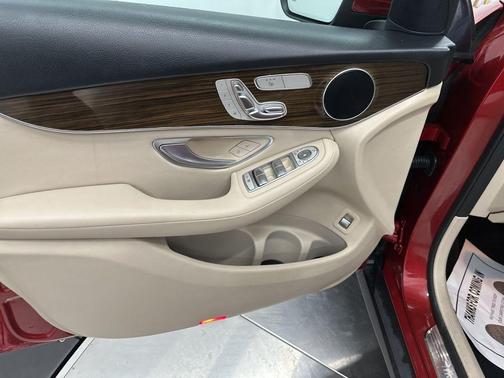 2019 Mercedes-Benz GLC 300 Base