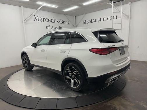 2026 Mercedes-Benz GLC 300 Base