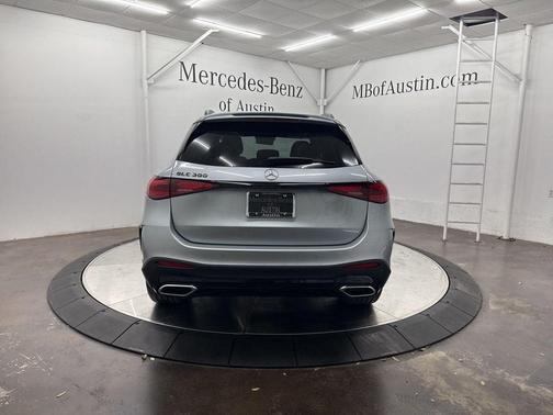 2026 Mercedes-Benz GLC 300 Base