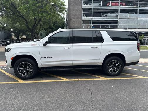 Summit White 2024 Chevrolet Suburban Z71