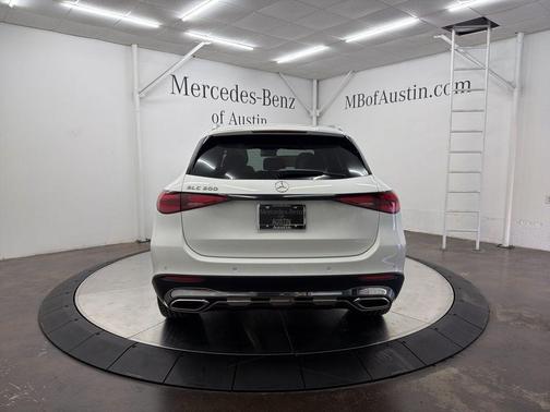 Polar White 2026 Mercedes-Benz GLC 300 Base