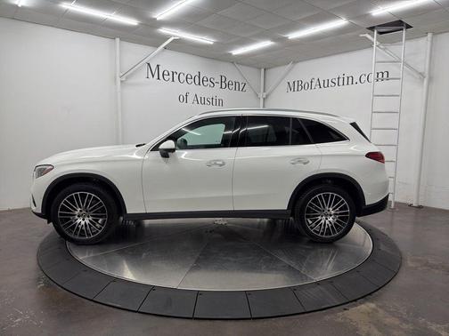 Polar White 2026 Mercedes-Benz GLC 300 Base