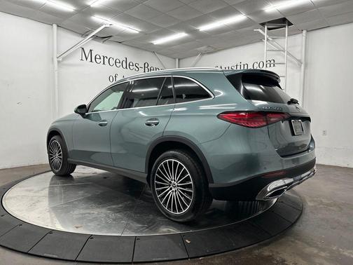 Verde 2026 Mercedes-Benz GLC 300 Base