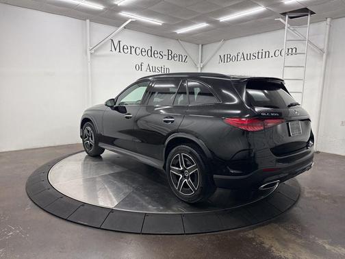 2026 Mercedes-Benz GLC 300 Base