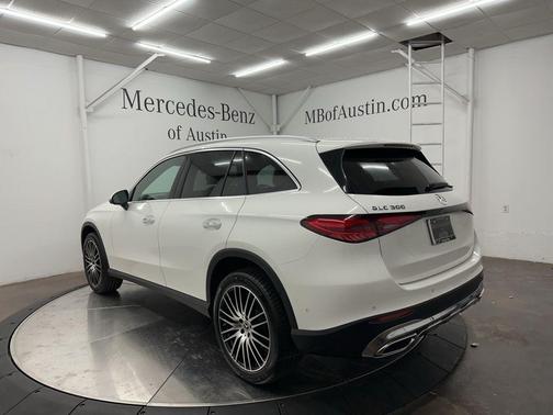 Polar White 2026 Mercedes-Benz GLC 300 Base