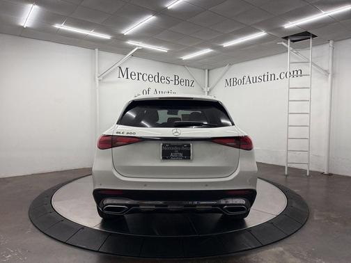 2026 Mercedes-Benz GLC 300 Base