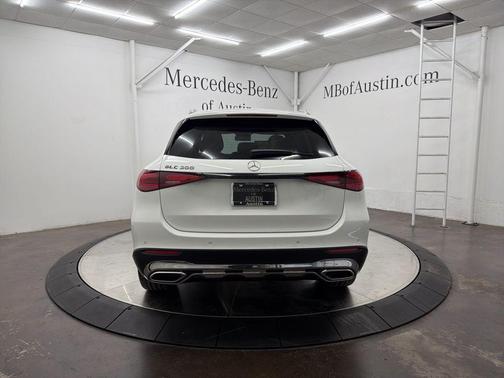 2026 Mercedes-Benz GLC 300 Base