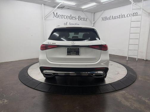 Polar White 2026 Mercedes-Benz GLC 300 Base