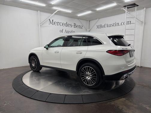 2026 Mercedes-Benz GLC 300 Base