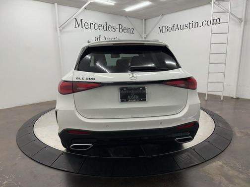 2026 Mercedes-Benz GLC 300 Base