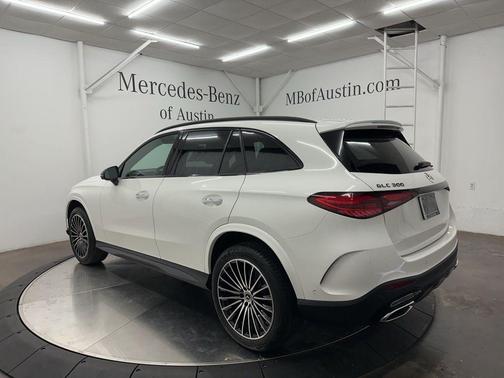 2026 Mercedes-Benz GLC 300 Base