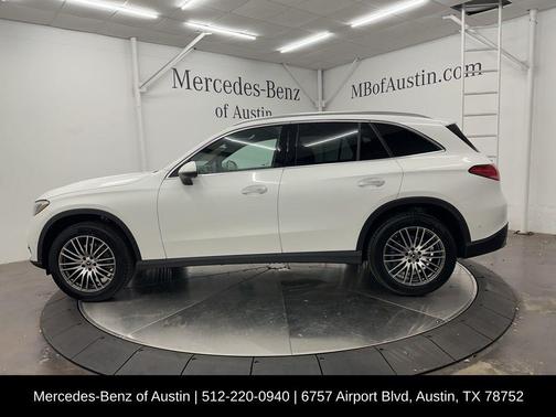 2025 Mercedes-Benz GLC 300 Base