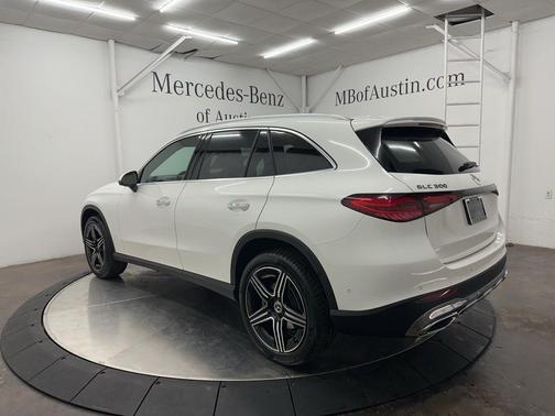 Polar White 2026 Mercedes-Benz GLC 300 Base