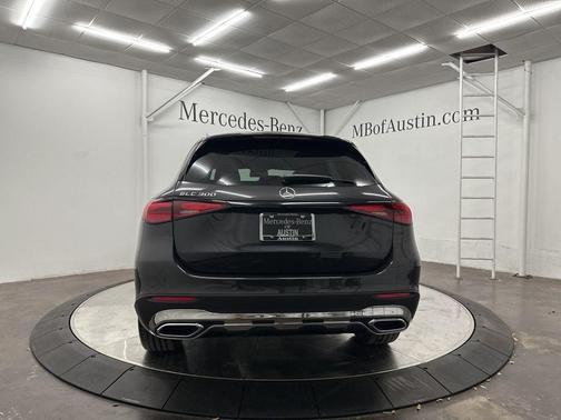 2025 Mercedes-Benz GLC 300 Base