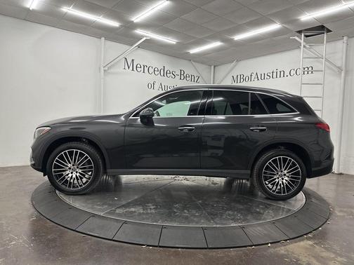 2025 Mercedes-Benz GLC 300 Base