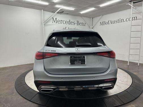 2026 Mercedes-Benz GLC 300 Base