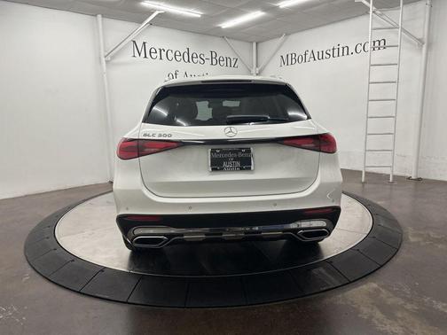 2026 Mercedes-Benz GLC 300 Base