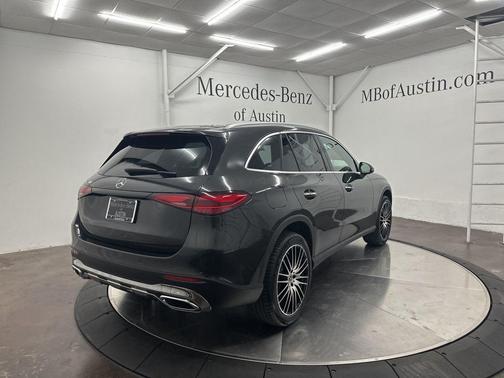 Graphite Gray Metallic 2026 Mercedes-Benz GLC 300 Base