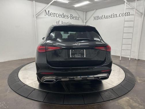 2026 Mercedes-Benz GLC 300 Base