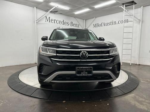 Deep Black Pearl Effect 2022 Volkswagen Atlas 3.6L SE w/Technology