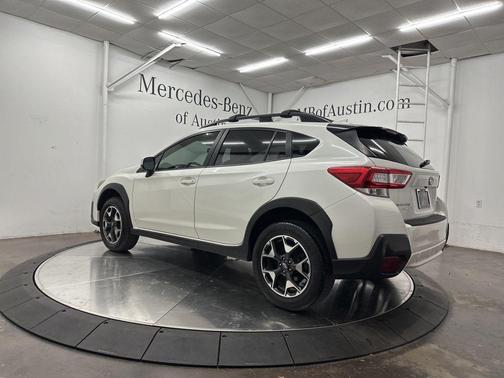 Crystal White Pearl 2019 Subaru Crosstrek 2.0i Premium