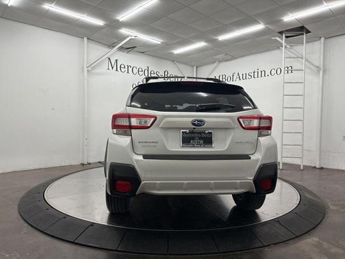 Crystal White Pearl 2019 Subaru Crosstrek 2.0i Premium