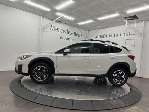Crystal White Pearl 2019 Subaru Crosstrek 2.0i Premium