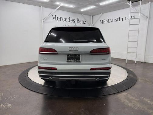 2023 Audi Q7 45 Premium