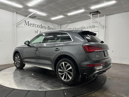 Daytona Gray Pearl Effect 2023 Audi Q5 45 S line quattro Premium