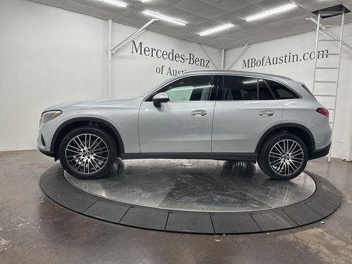 2025 Mercedes-Benz GLC 300 Base