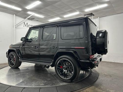 Obsidian Black 2027 Mercedes-Benz AMG G 63 4MATIC