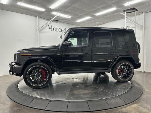 Obsidian Black 2027 Mercedes-Benz AMG G 63 4MATIC