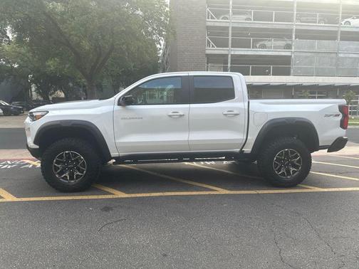 Summit White 2024 Chevrolet Colorado ZR2