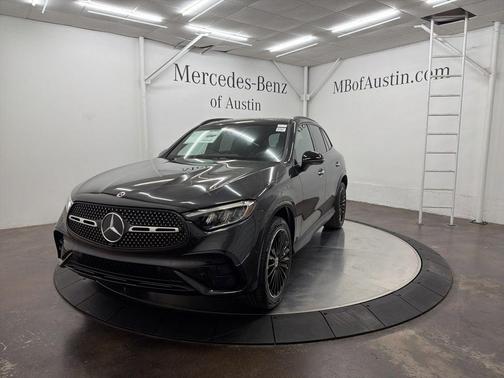 Graphite Gray Metallic 2026 Mercedes-Benz GLC 300 Base 4MATIC