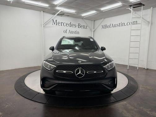 Graphite Gray Metallic 2026 Mercedes-Benz GLC 300 Base 4MATIC