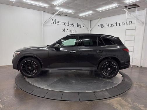 Graphite Gray Metallic 2026 Mercedes-Benz GLC 300 Base 4MATIC