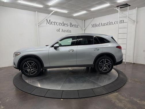 2026 Mercedes-Benz GLC 300 Base