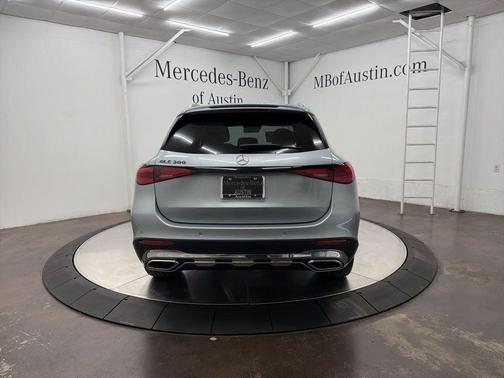 2026 Mercedes-Benz GLC 300 Base