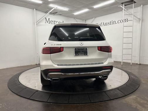 Polar White 2026 Mercedes-Benz GLB 250 Base
