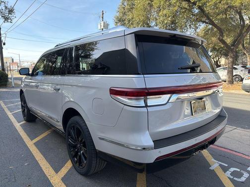 2023 Lincoln Navigator L Reserve