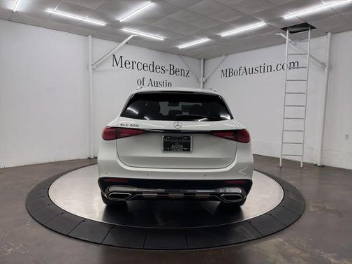 2026 Mercedes-Benz GLC 300 Base